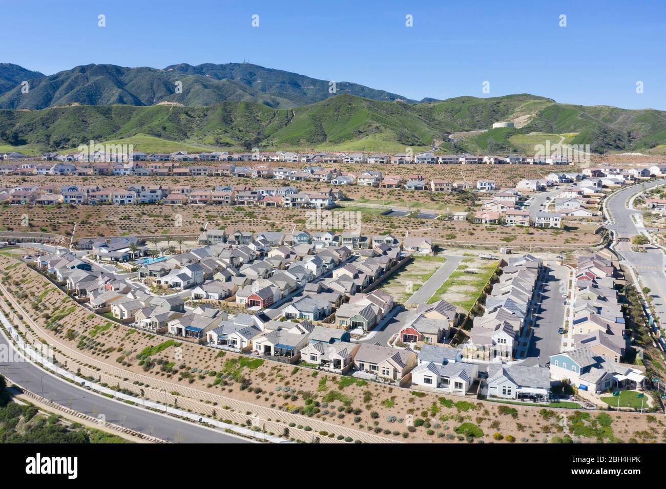 Luftaufnahme über dem Aliento-Viertel in Santa Clarita, Kalifornien Stockfoto