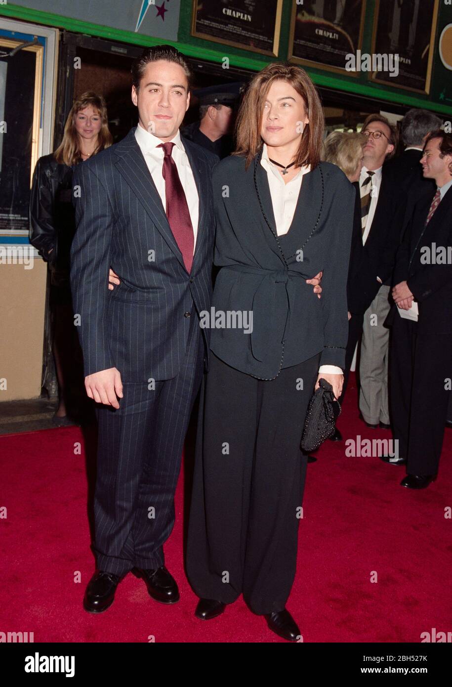 LOS ANGELES, CA. c. 1993: Schauspieler Robert Downey Jr & Ehefrau Deborah Falconer. Foto © Paul Smith/Featureflash Stockfoto