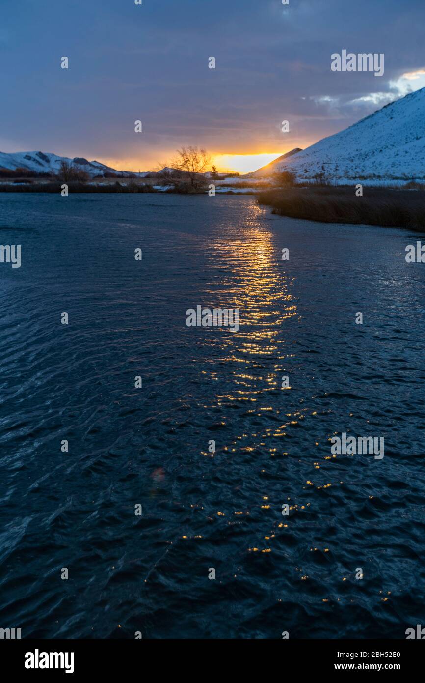 See bei Sonnenaufgang Stockfoto