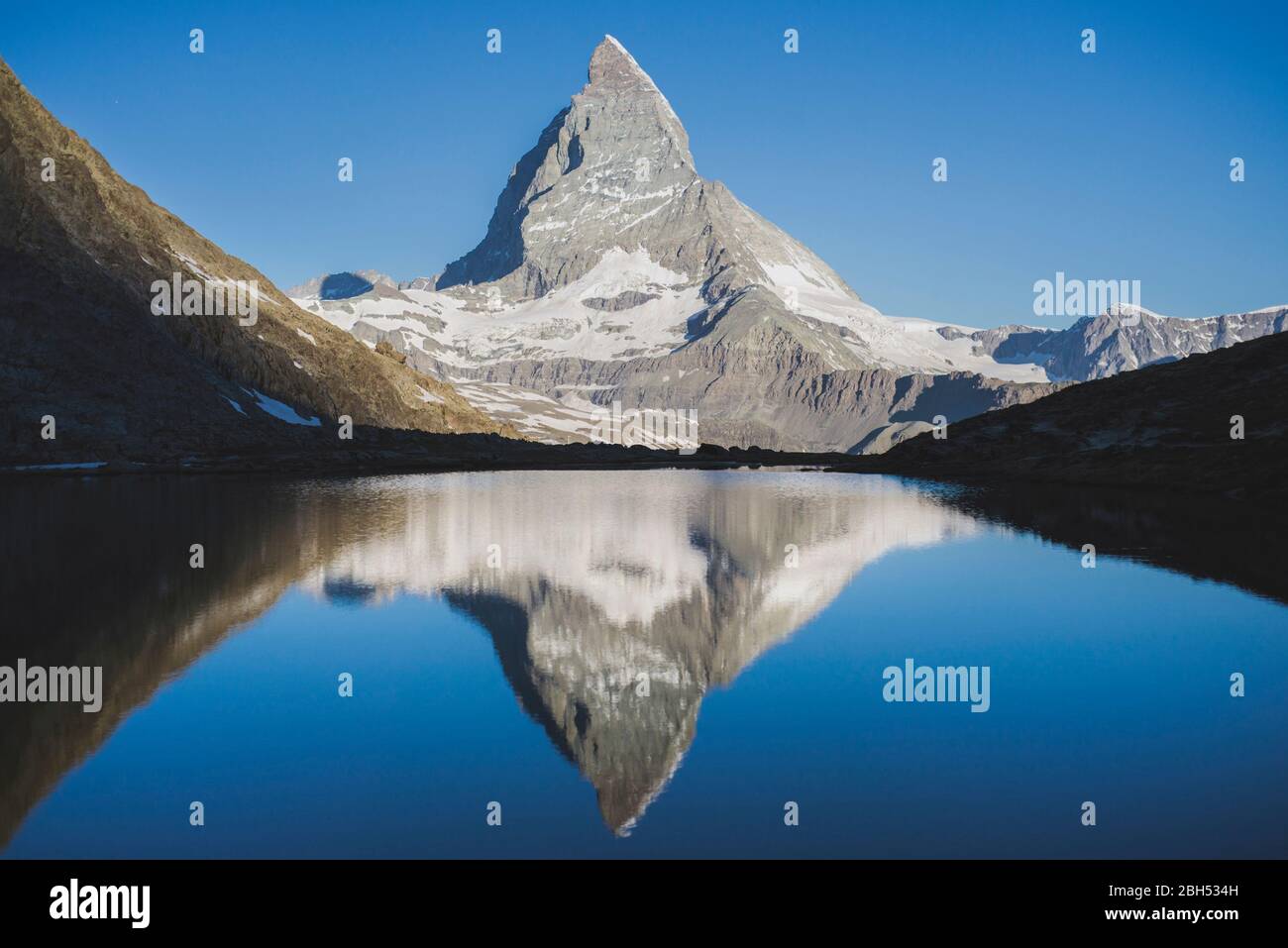 Matterhorn Berg und See im Wallis, Schweiz Stockfoto