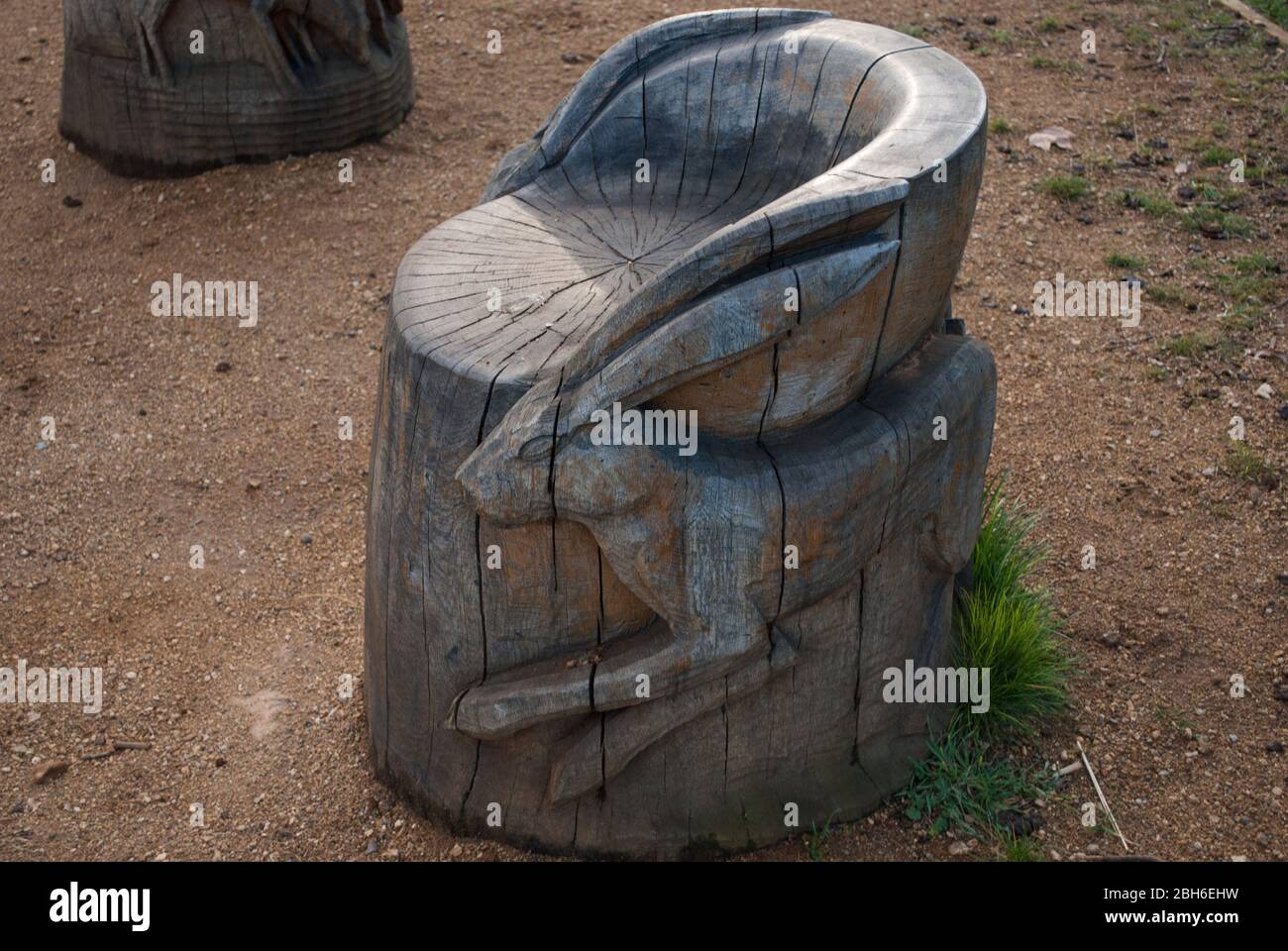 Geschnitzte Holzskulpturen Holzskulpturen Galerie Garten Regent's Park Road, London NW1 4NU Stockfoto
