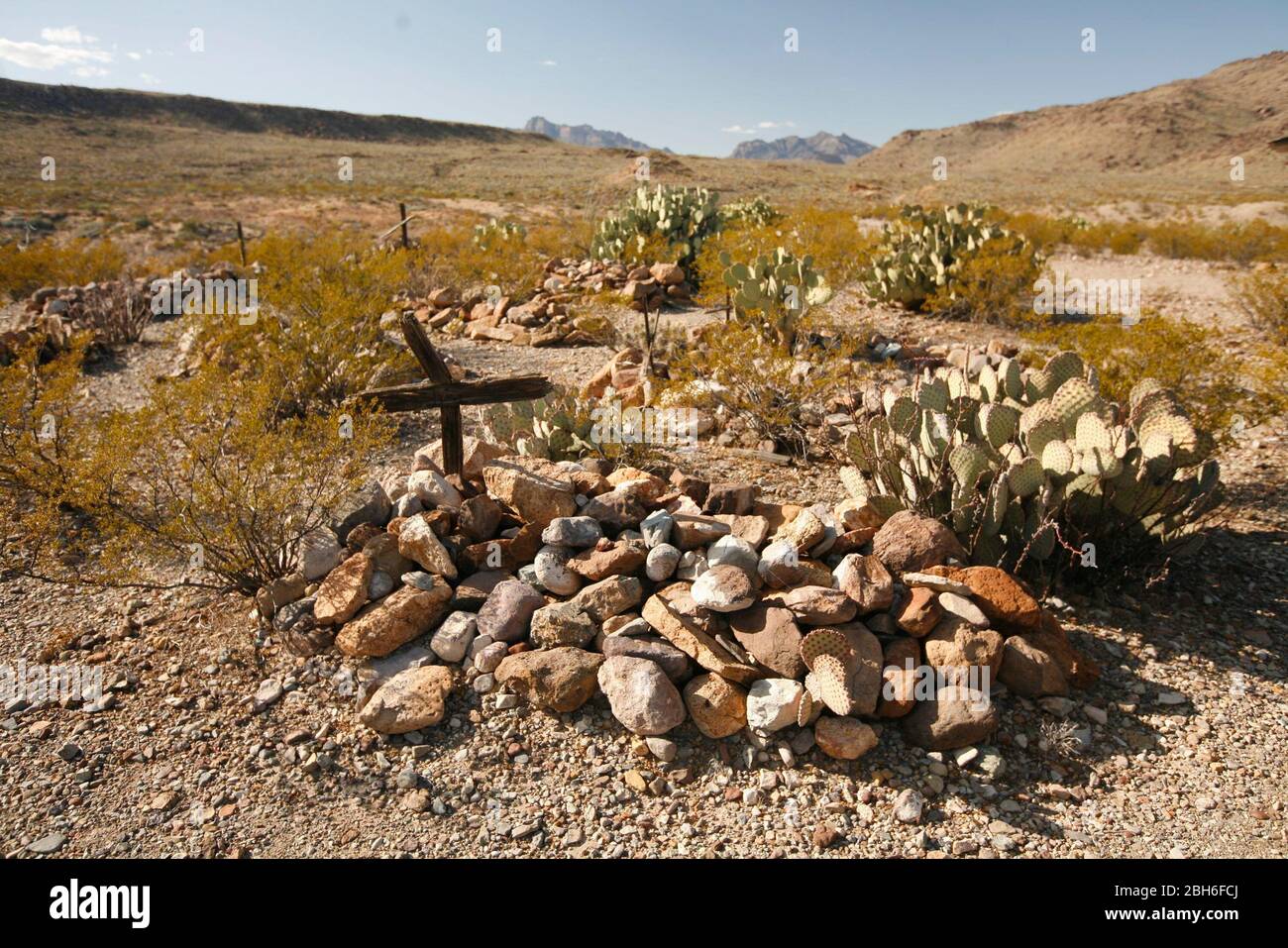 Big Bend National Park, Texas, 17. März 2009: Grabstätten von frühen Siedlern in Glenn Springs, einem militärischen Vorposten und Bergbaustadt im heutigen Big Bend National Park entlang der Texas-Mexiko-Grenze. ©Bob Daemmrich Stockfoto