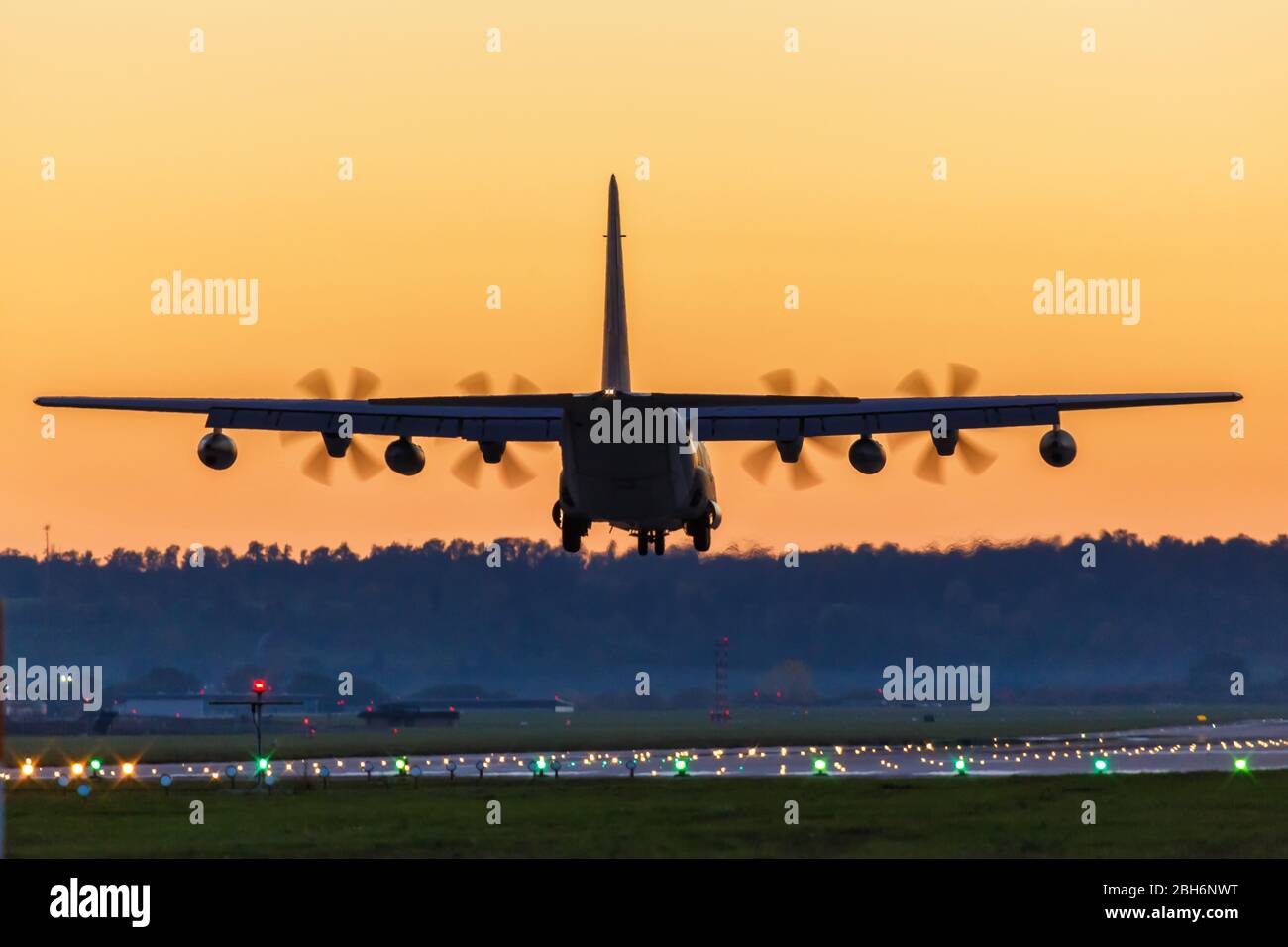 Stuttgart, Deutschland – 15. Oktober 2017: Flugzeug am Flughafen Stuttgart (STR) in Deutschland. Stockfoto
