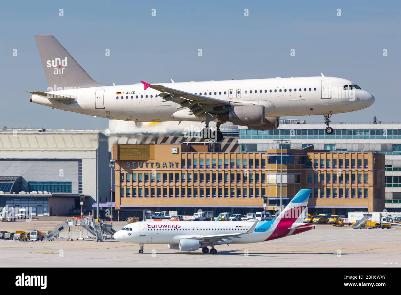 Stuttgart – 15. September 2019: Sundair Airbus A320 am Flughafen Stuttgart (STR) in Deutschland. Stockfoto
