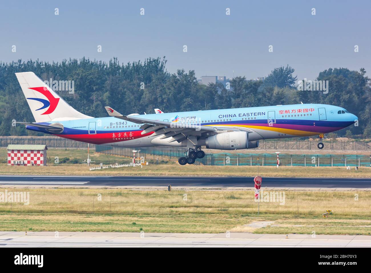 Peking, China – 2. Oktober 2019: China Eastern Airlines Airbus A330-200 Flugzeug am Flughafen Beijing Capital (PEK) in China. Stockfoto