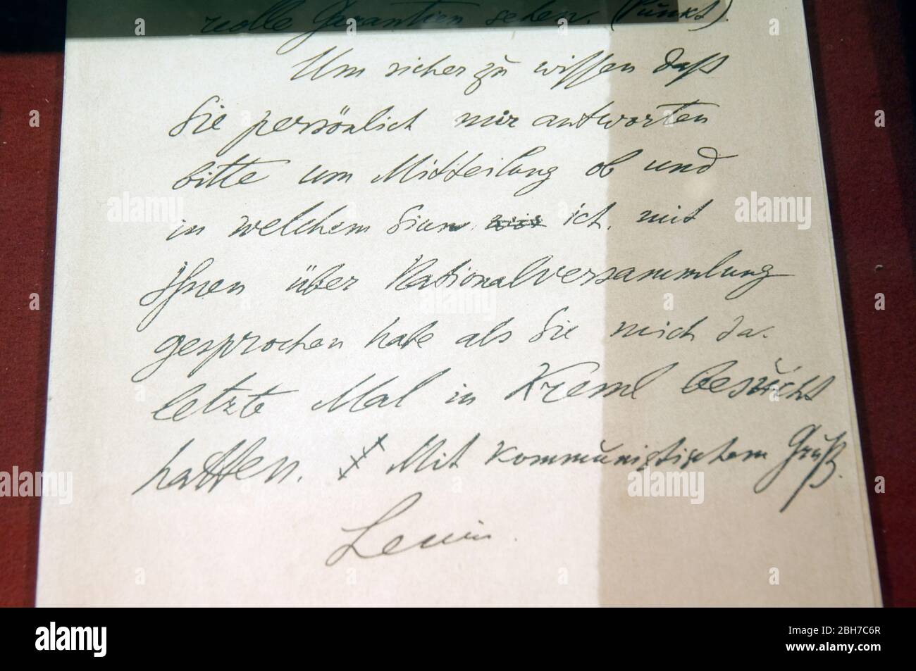 Staatliches Historisches Museum (ehemaliges Lenin-Museum), Brief Lenins an Béla Kun der ungarischen Kommunistischen Partei 1919, Ala-Too-Platz, Bischkek, Stockfoto
