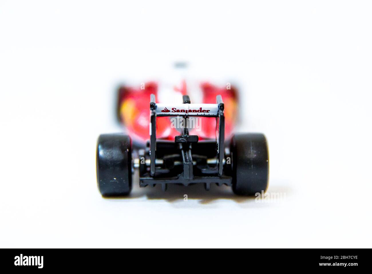 Bburago Ferrari SF16-H 1:43 Modell Formel 1 Auto. Sebastian Vettel's Auto komplett mit Rennfahrer Figur. Stockfoto