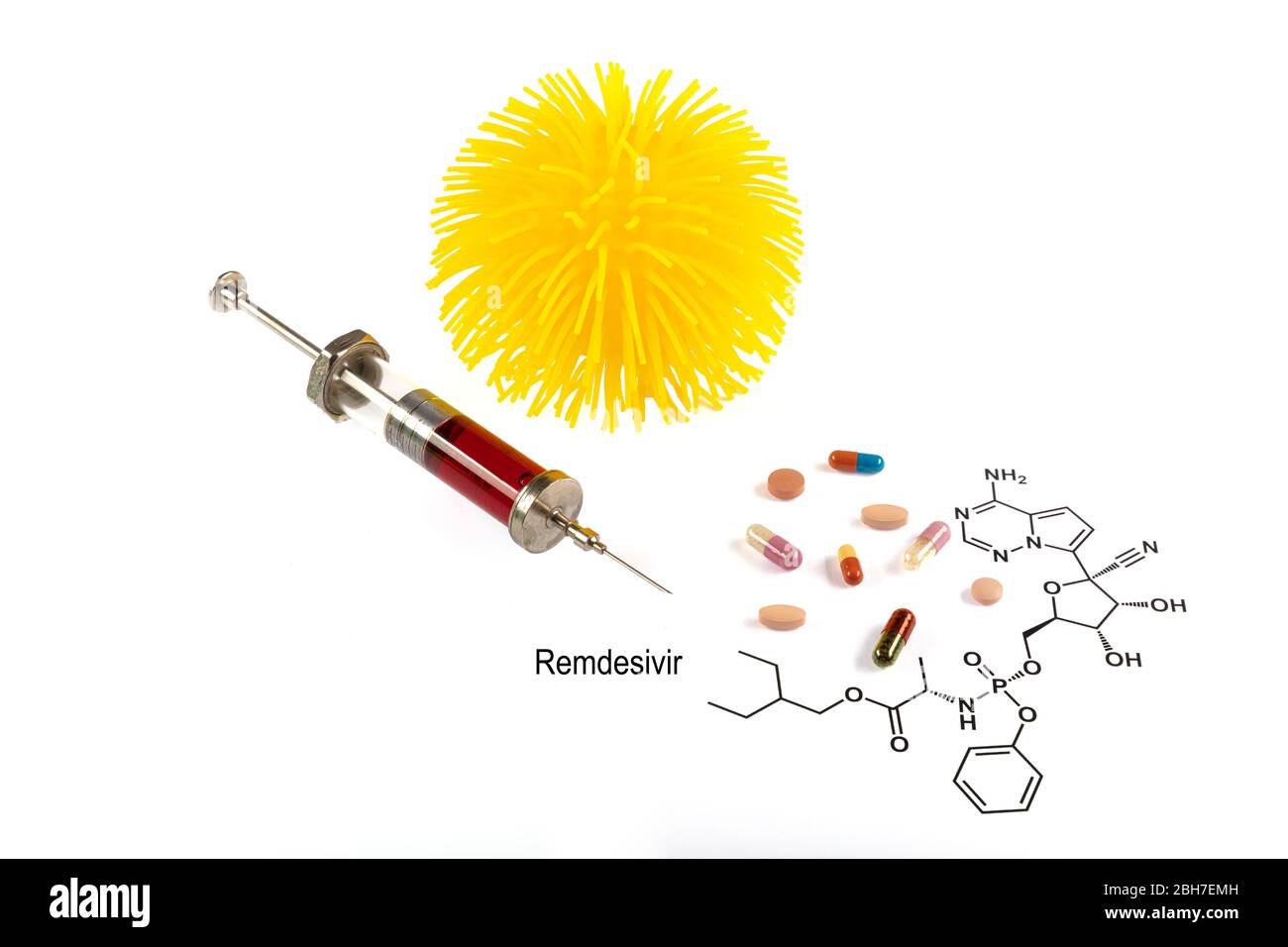 Remdesivir antiviral, dachte, um Covid-19 Atemwegserkrankung heilen könnte. Remdesivir Molekül und einige Medikamente / Injektionsspritze in der Nähe der Coronavir Stockfoto