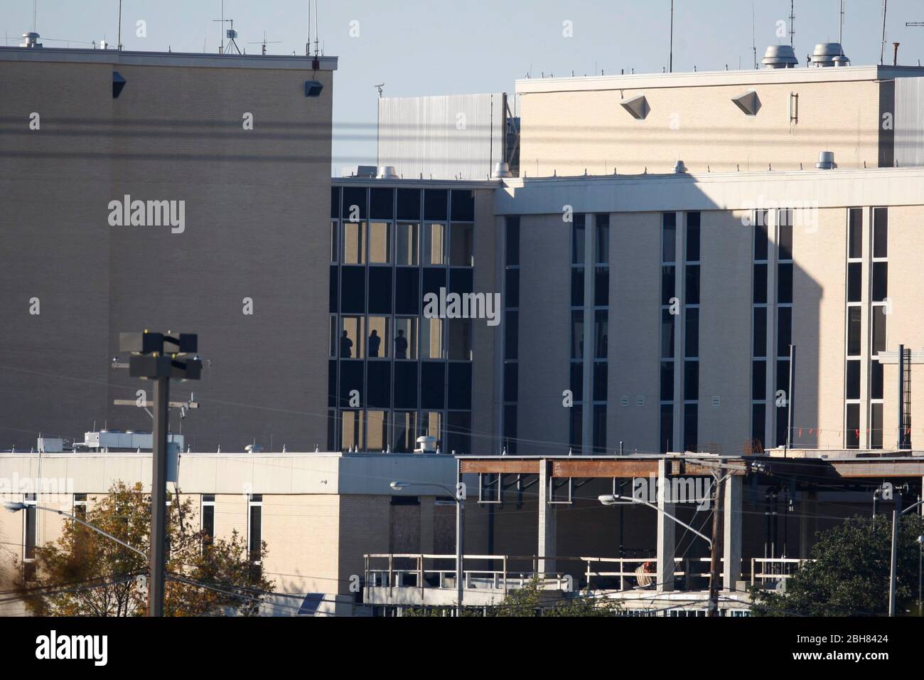 Fort Hood Texas USA, 5. November 2009: USA Das medizinische Zentrum der Armee, in dem der Angeklagte Schütze Nidal Malik Hasan 13 Menschen tötete und Dutzende andere Menschen in einer Klinik im Krankenhaus verletzte. ©Bob Daemmrich Stockfoto