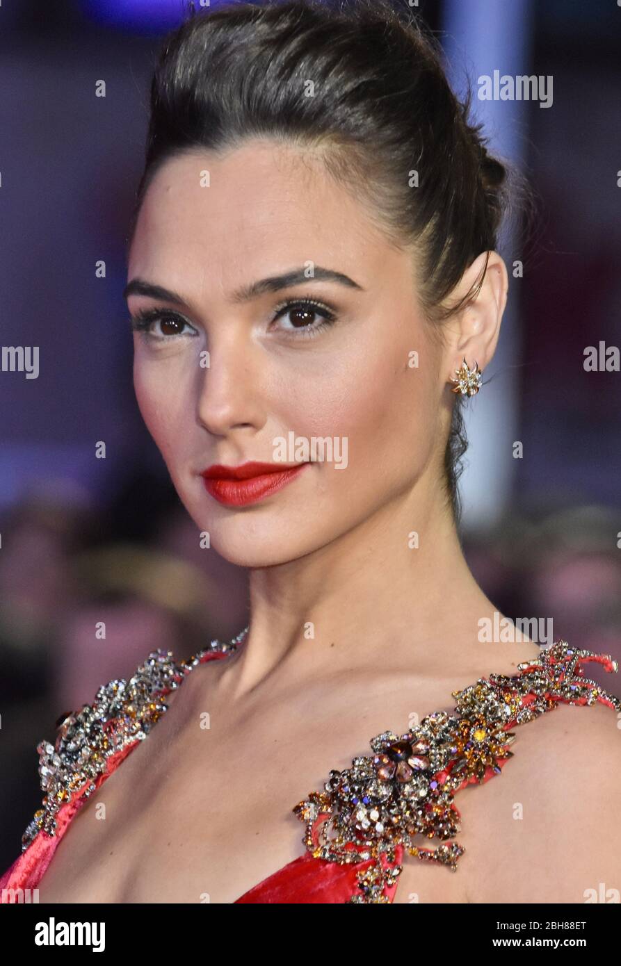 Gal Gadot. „Batman gegen Superman: Dawn of Justice“, Odeon Leicester Square, London. GROSSBRITANNIEN Stockfoto