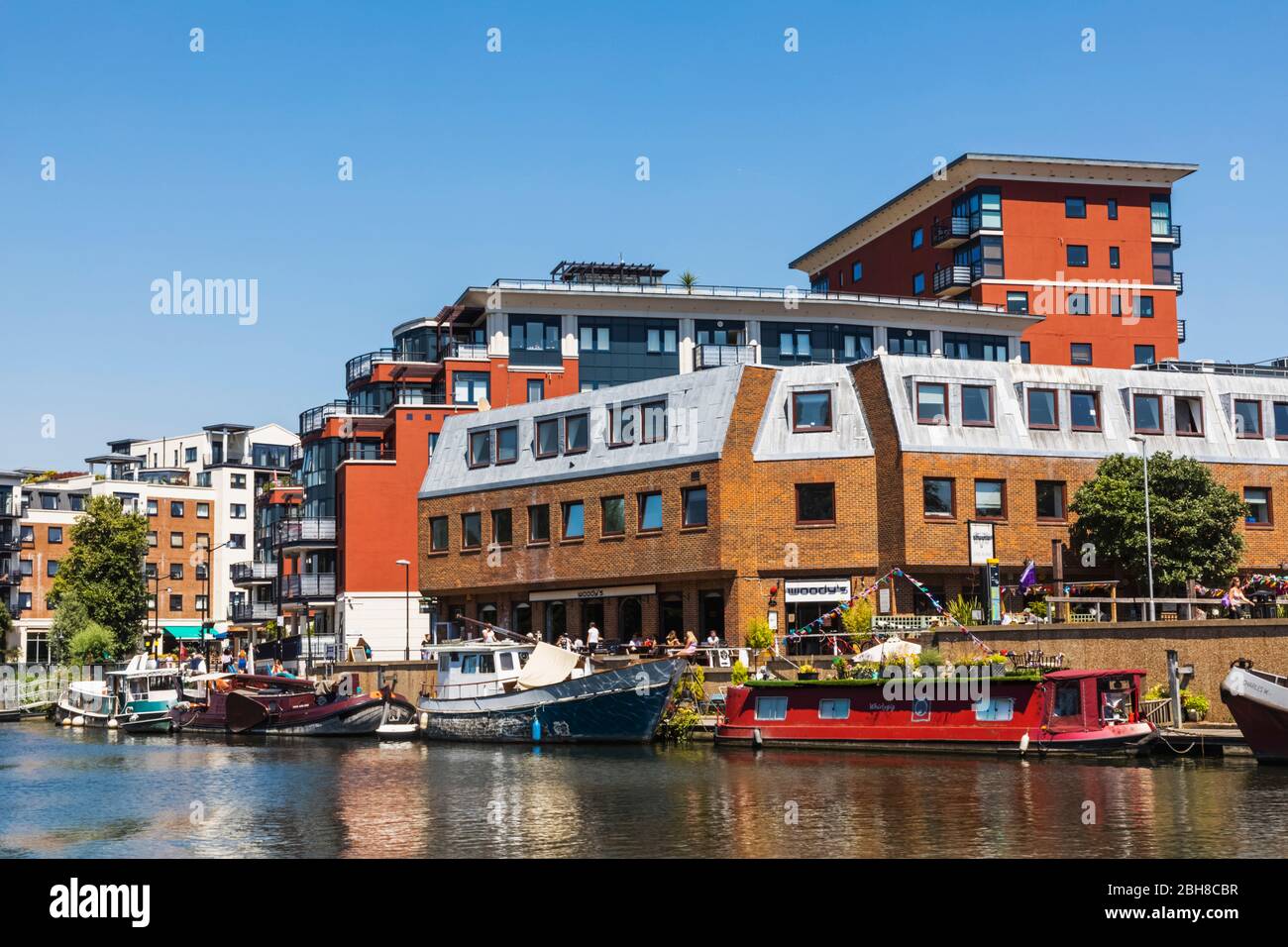 England, London, Kingston-upon-Thames, Riverfront Skyline Stockfoto