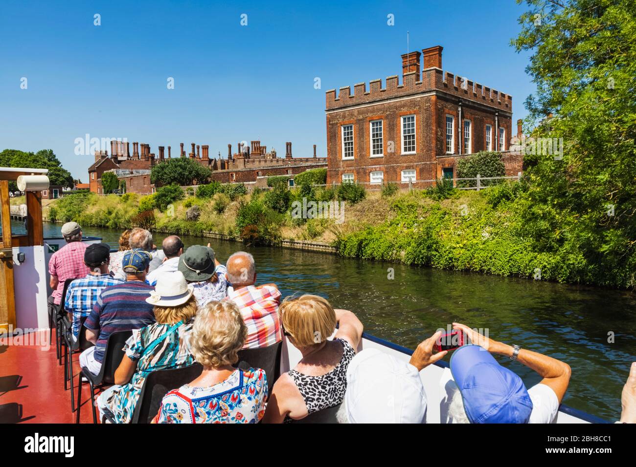 England, London, Richmond-upon-Thames, Riverboat Ausflug und Hampton Court Palace Stockfoto