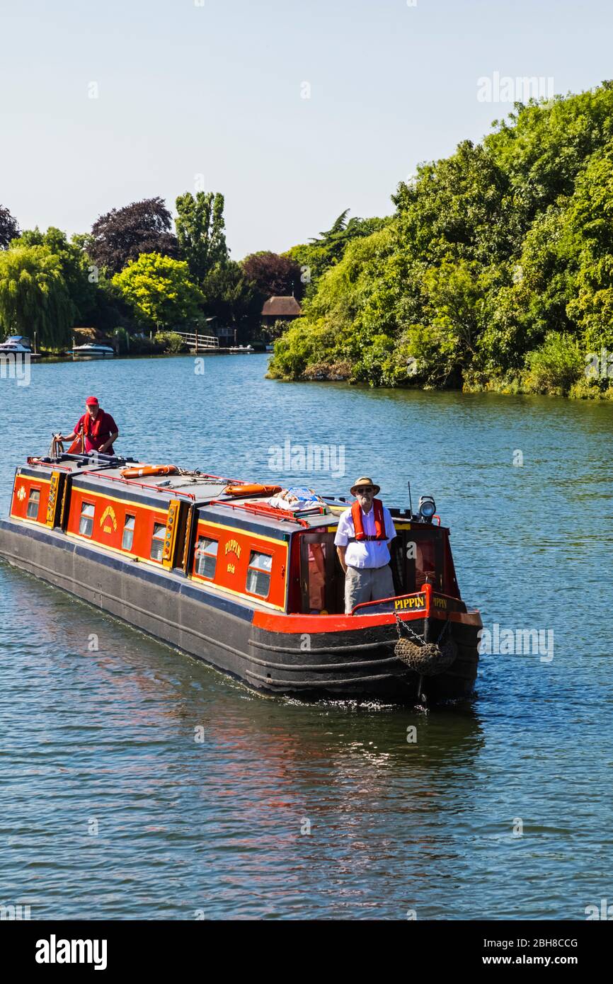 England, London, schmalen Boot auf der Themse in der Nähe von Kingston-upon-Thames Stockfoto
