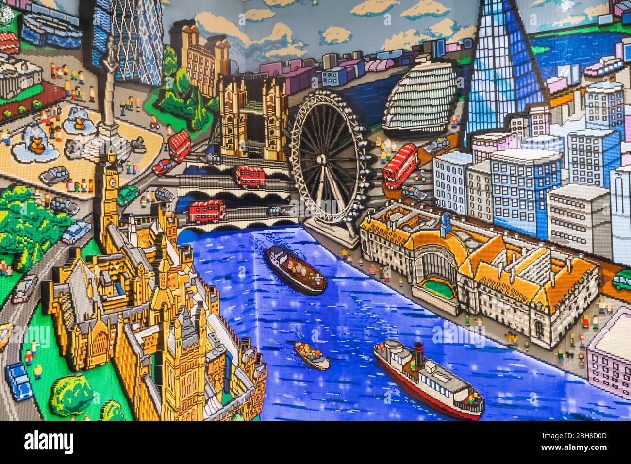 England, London, Leicester Square, Lego Store, Lego Wandgemälde von London Szenen Stockfoto