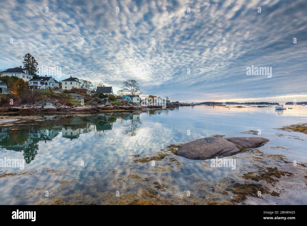 USA, Maine, Mystic, Mystic Harbor, Dawn Stockfoto