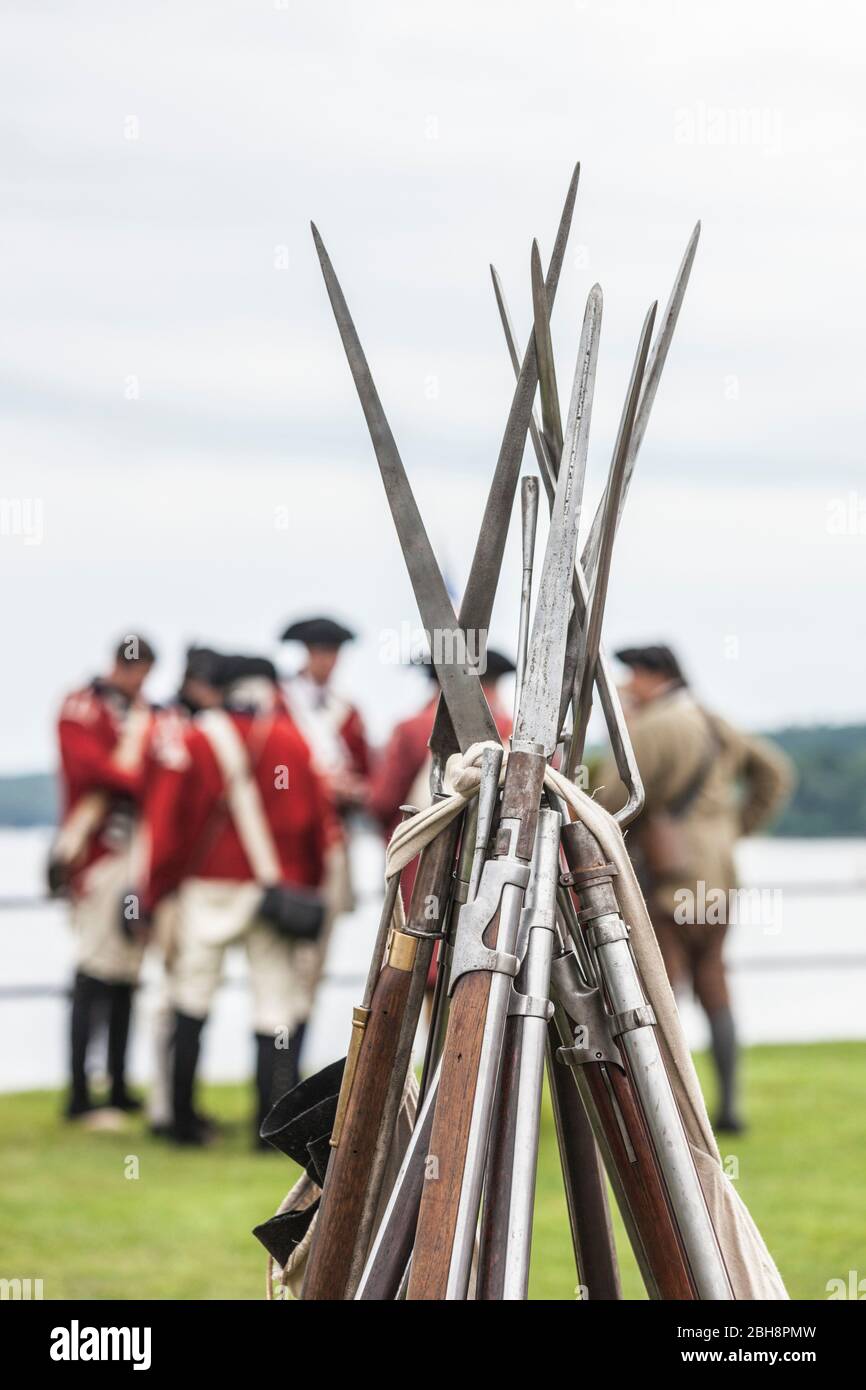 USA, New England, Massachusetts, Cape Ann, Gloucester, Reenactors of the Battle of Gloucester, 8.-9. August 1775, Battle überzeugte die Amerikaner von der Notwendigkeit, eine amerikanische Marine zu schaffen, um gegen die britischen, amerikanischen Revolutionskriegsmusketen zu kämpfen Stockfoto