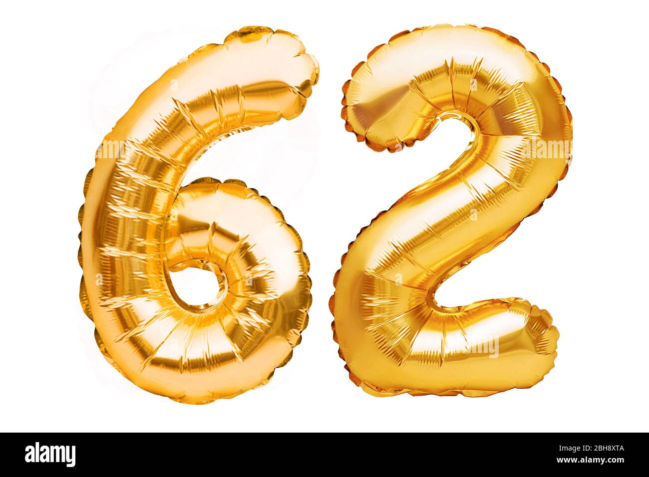 Nummer 62 zweiundsechzig aus goldenen aufblasbaren Ballons auf weiß  isoliert. Helium Ballons, Goldfoliennummern. Party Dekoration, Jahrestag  Zeichen für Stockfotografie - Alamy