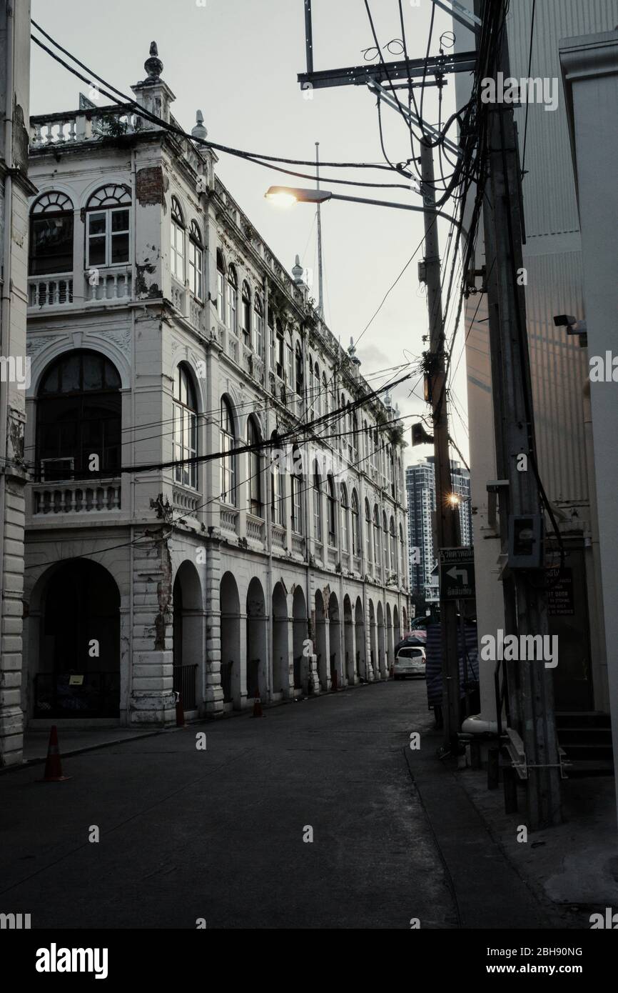 Gegend um das Oriental Hotel mit alten Kolonialgebäuden Stockfoto