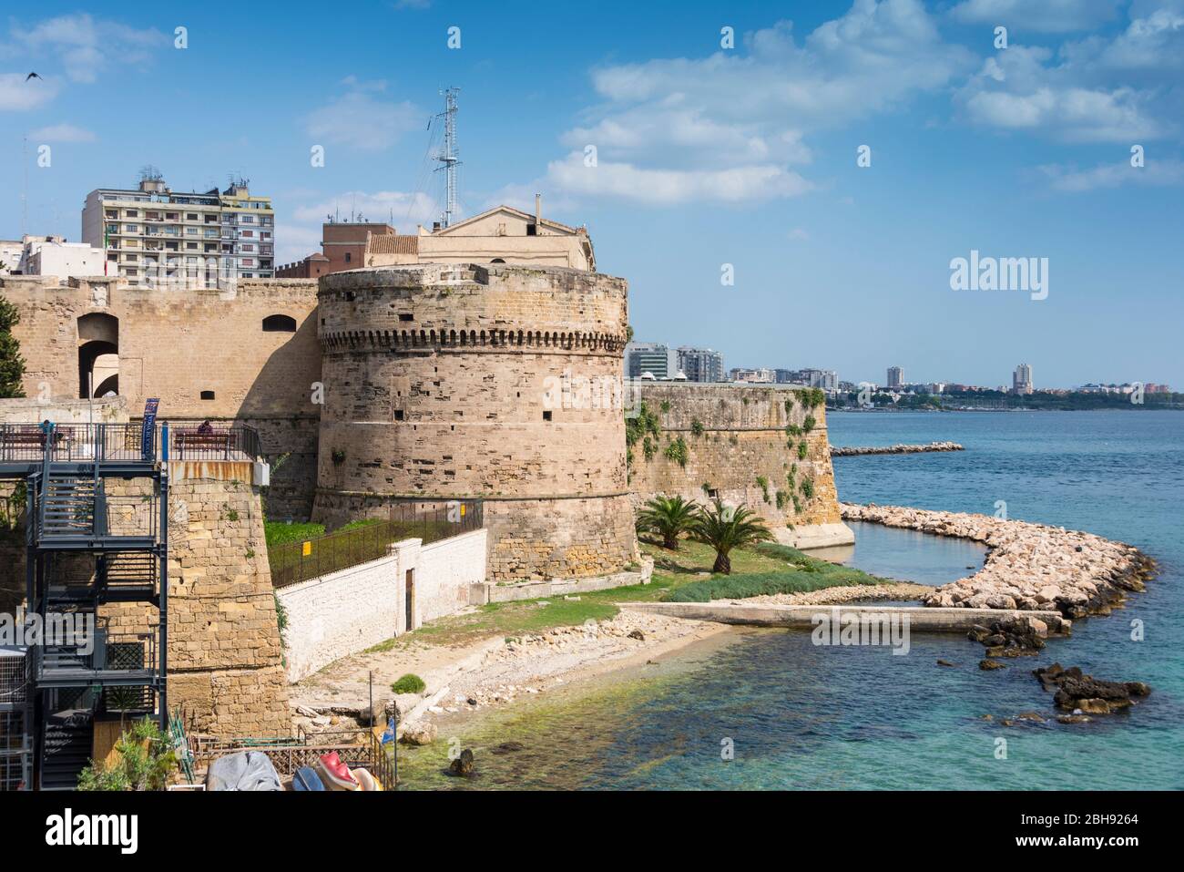 Italien, Mezzogiorno, Apulien / Apulien, Halbinsel Salento, Taranto / Taranto, Stadt der zwei Meere, Altstadt, Castello Aragonese, Engelsburg Stockfoto