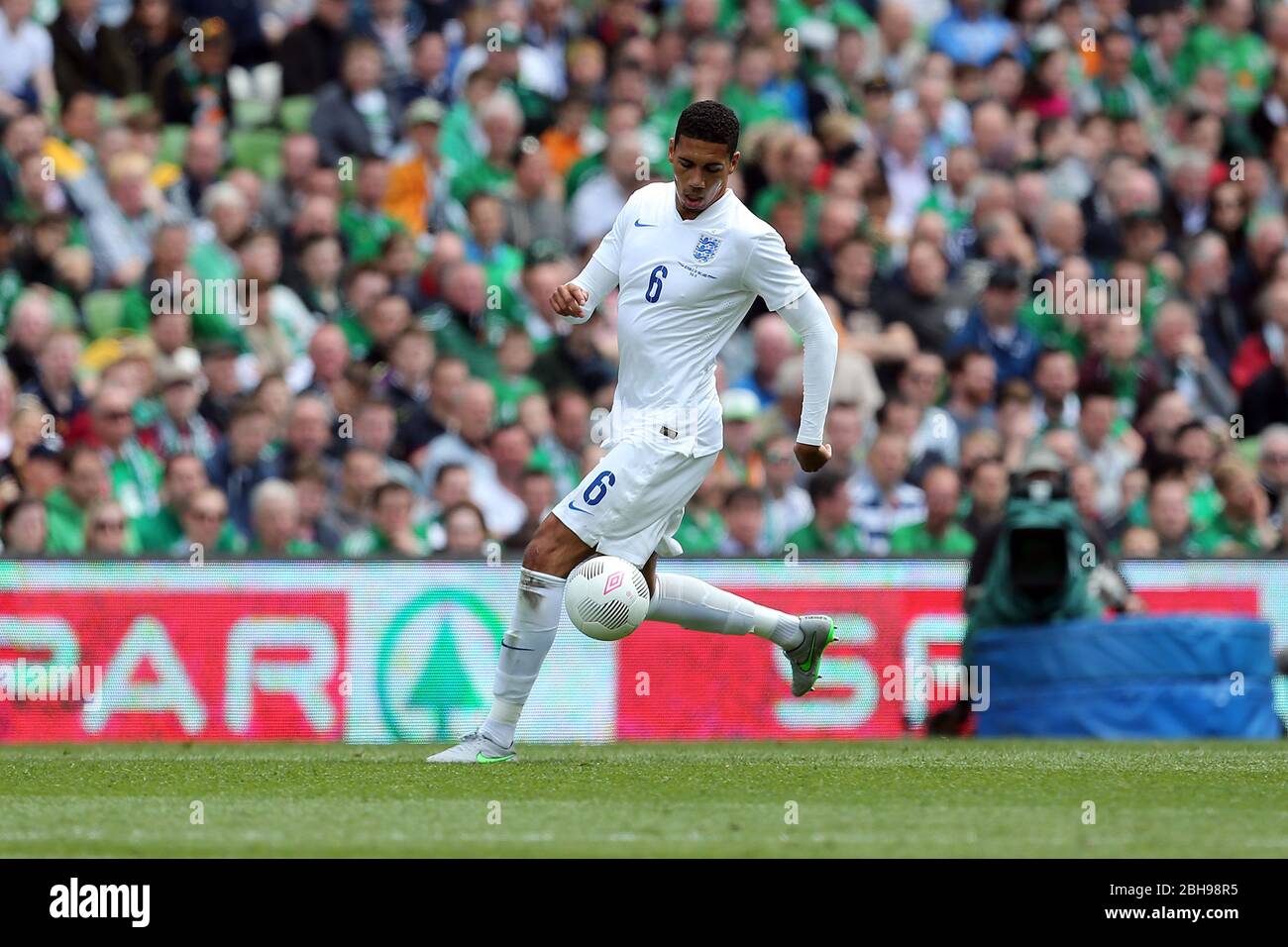 DUBLIN, REP OF IRELAND. Chris Smalling aus England während des internationalen Freundschaftsspiel zwischen der Republik Irland und England im Aviva Stadium, Dublin, Irland am Sonntag, 7. Juni 2015 (Quelle: MI News) Stockfoto