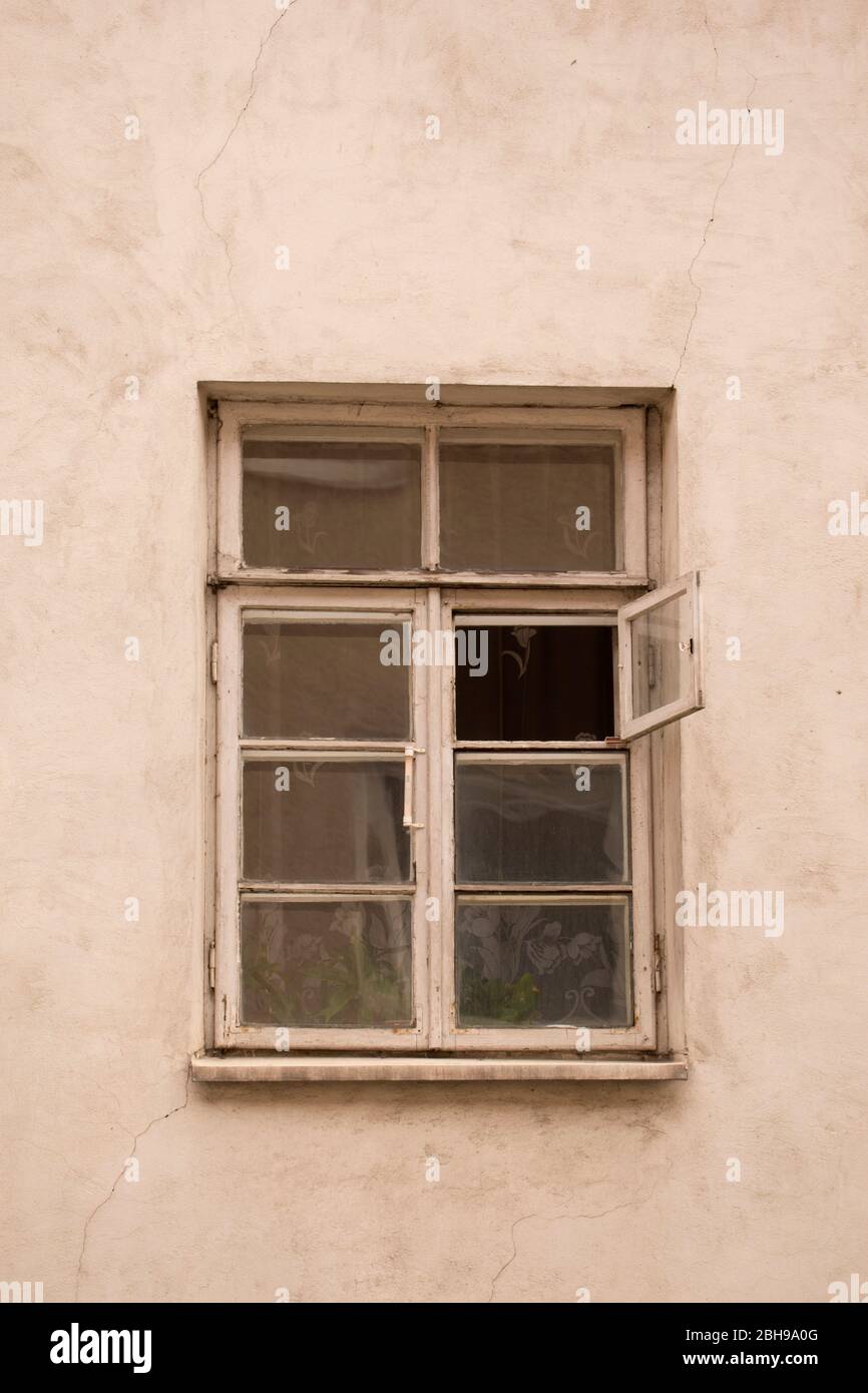 Alte Fensterscheibe, Vilnius Altstadt, Litauen Stockfoto