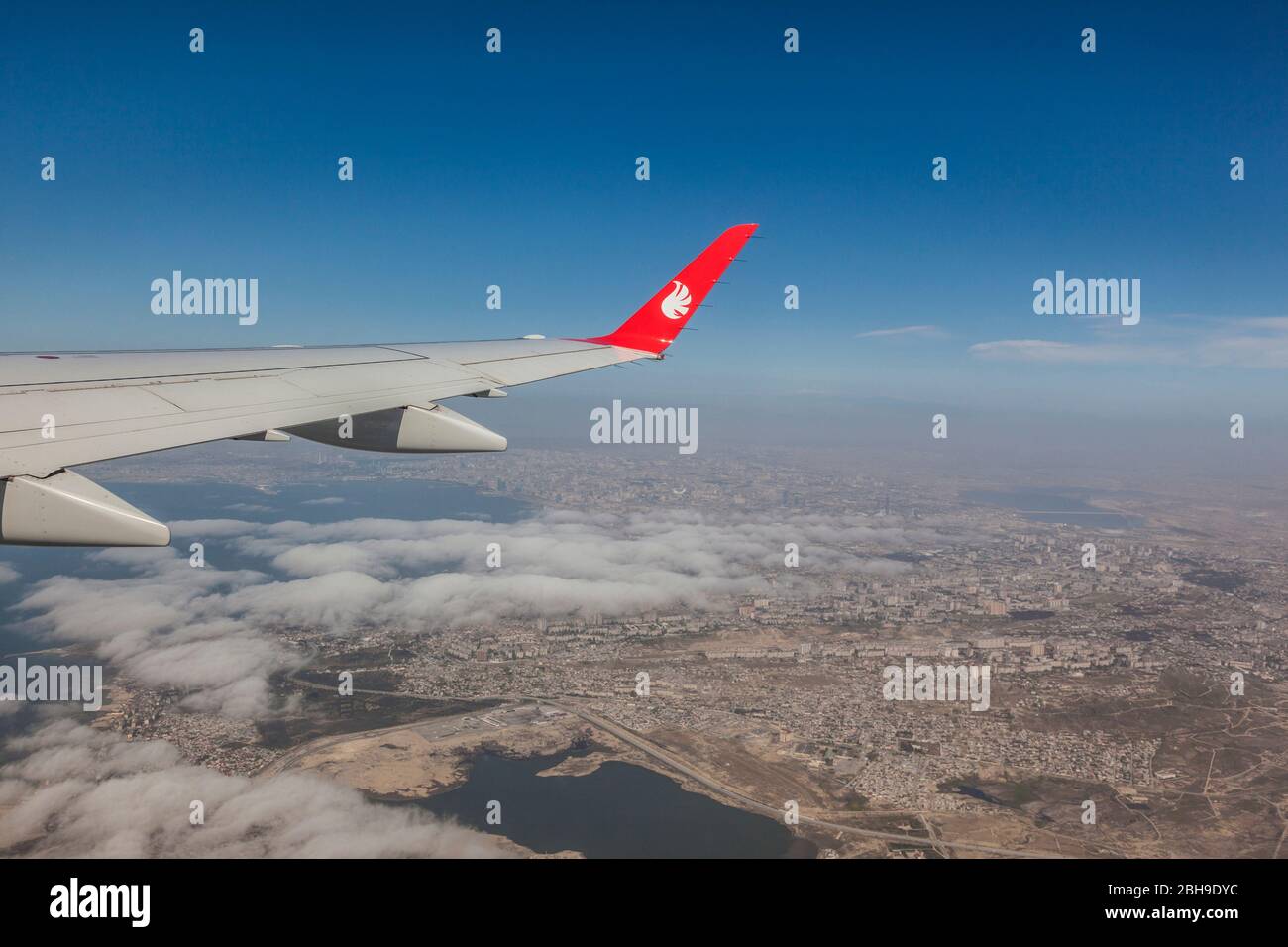 Aserbaidschan, Baku, Antenne Stadt Blick von Airliner Stockfoto