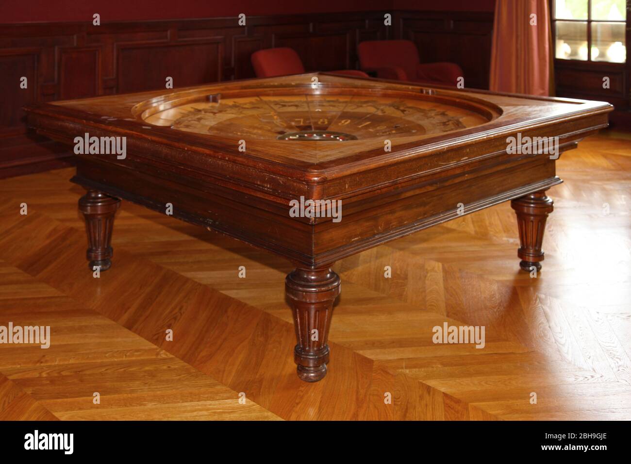 Die Boule, auch bekannt als "Jeu de la Boule", ist der Name eines Glücksspiels aus dem 19. Jahrhundert. Stockfoto
