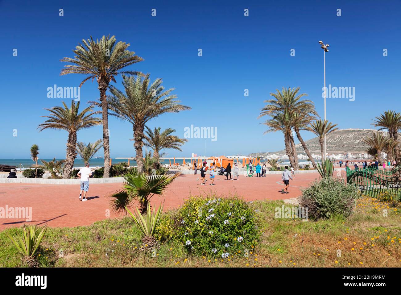 Promenade am Strand von Agadir, Al-Magreb, Marokko, Afrika Stockfoto