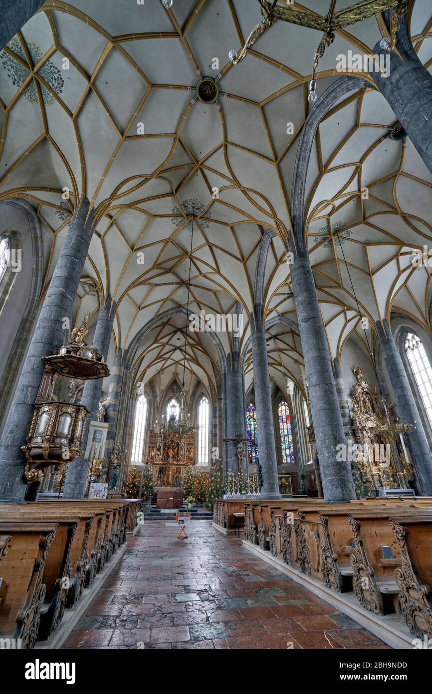 Österreich, Tirol, Schwaz, Pfarrkirche Maria Himmelfahrt, Stockfoto