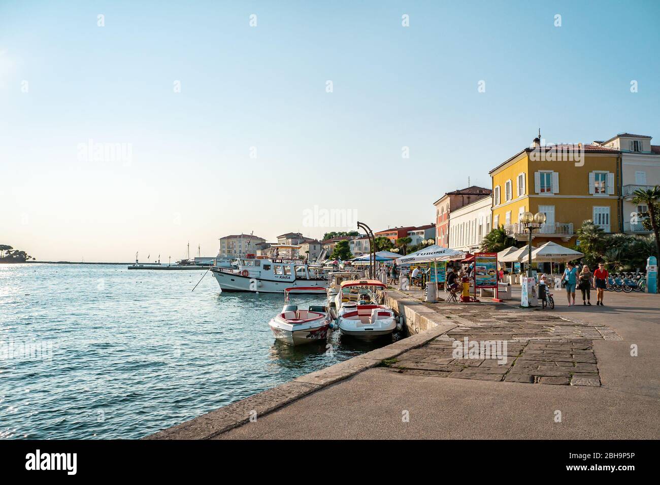 28. August 2018, Porec, Istrien, Kroatien: Boote im Hafen von Marina Porec auf der Halbinsel Istrien, Kroatien. Stockfoto