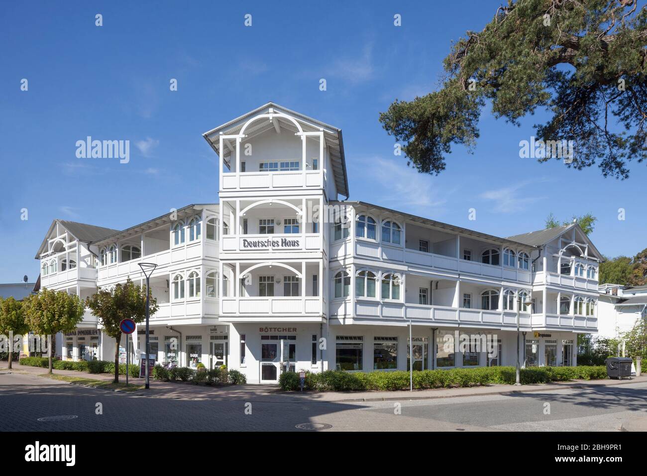 Hotel Deutsches Haus Resort Architektur Binz Auf Rugen Rugen Mecklenburg Vorpommern Deutschland Europa Stockfotografie Alamy