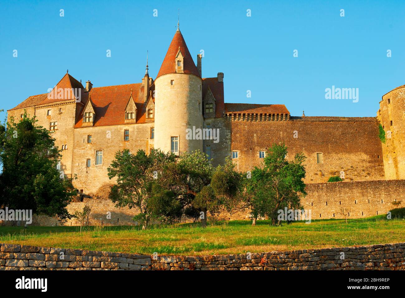 Chateauneuf en Auxois, Bourgogne, Frankreich Stockfoto