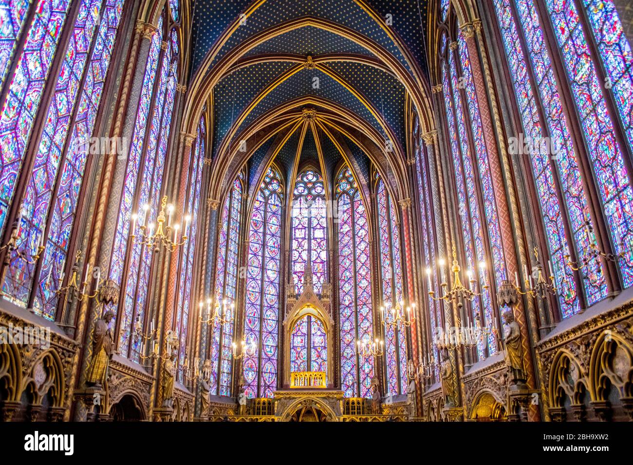 Niedrige Winkelansicht von Sainte-Chapelle, Paris, Frankreich Stockfoto