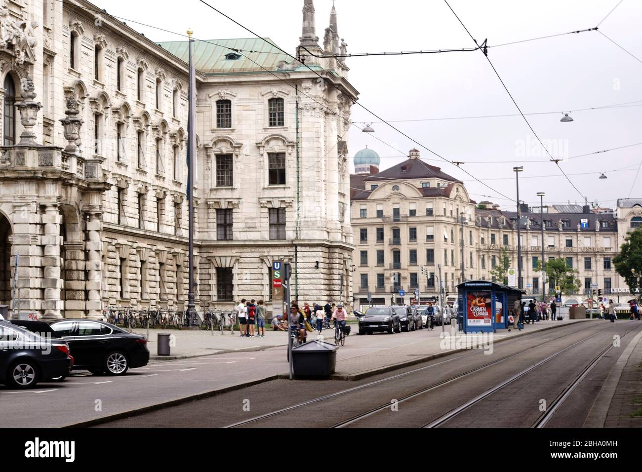 München, historische Gebäude und Innenstadt am Karlsplatz Stockfoto