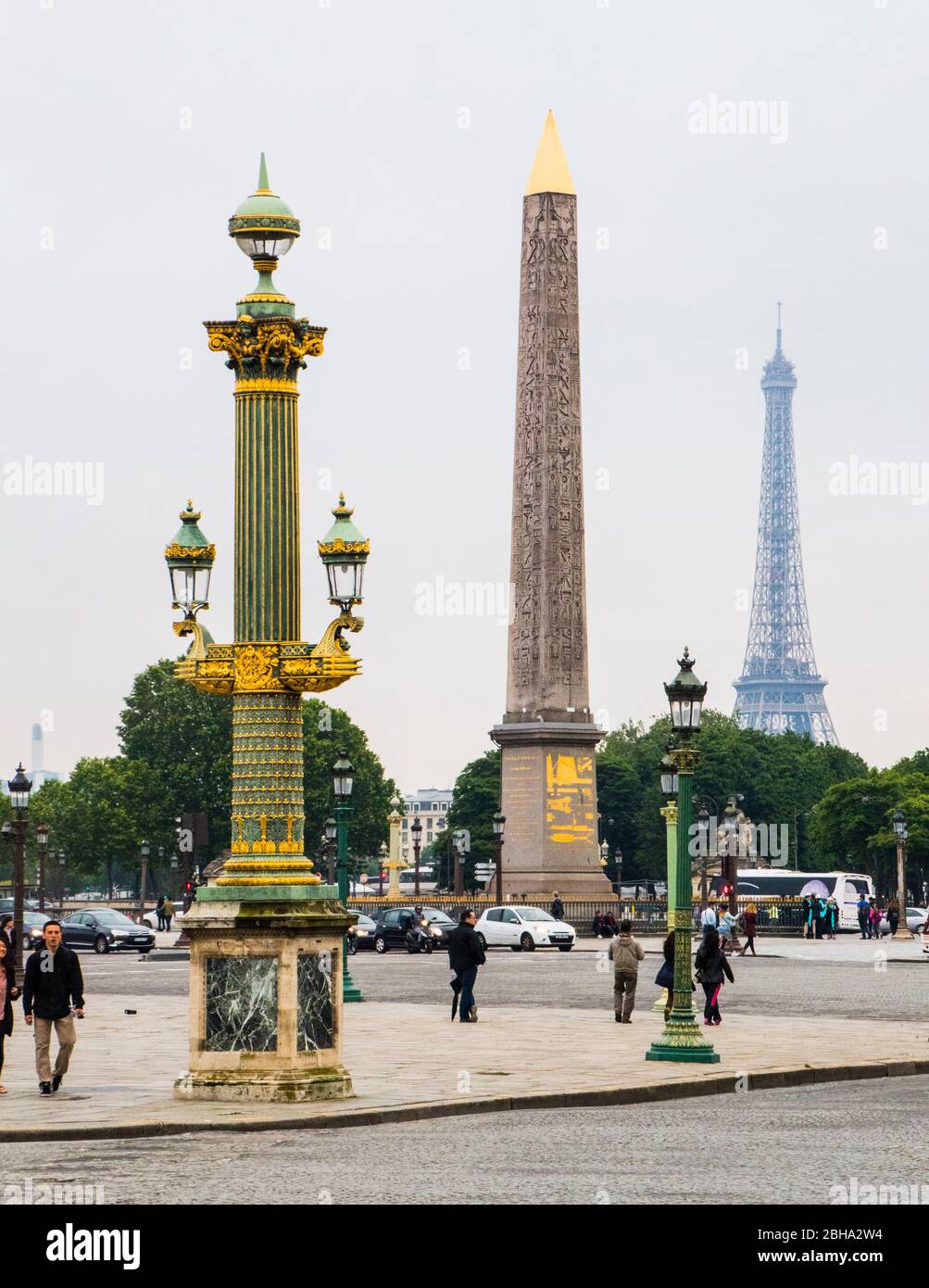 Obelisk und Eiffelturm, Paris, Frankreich Stockfoto