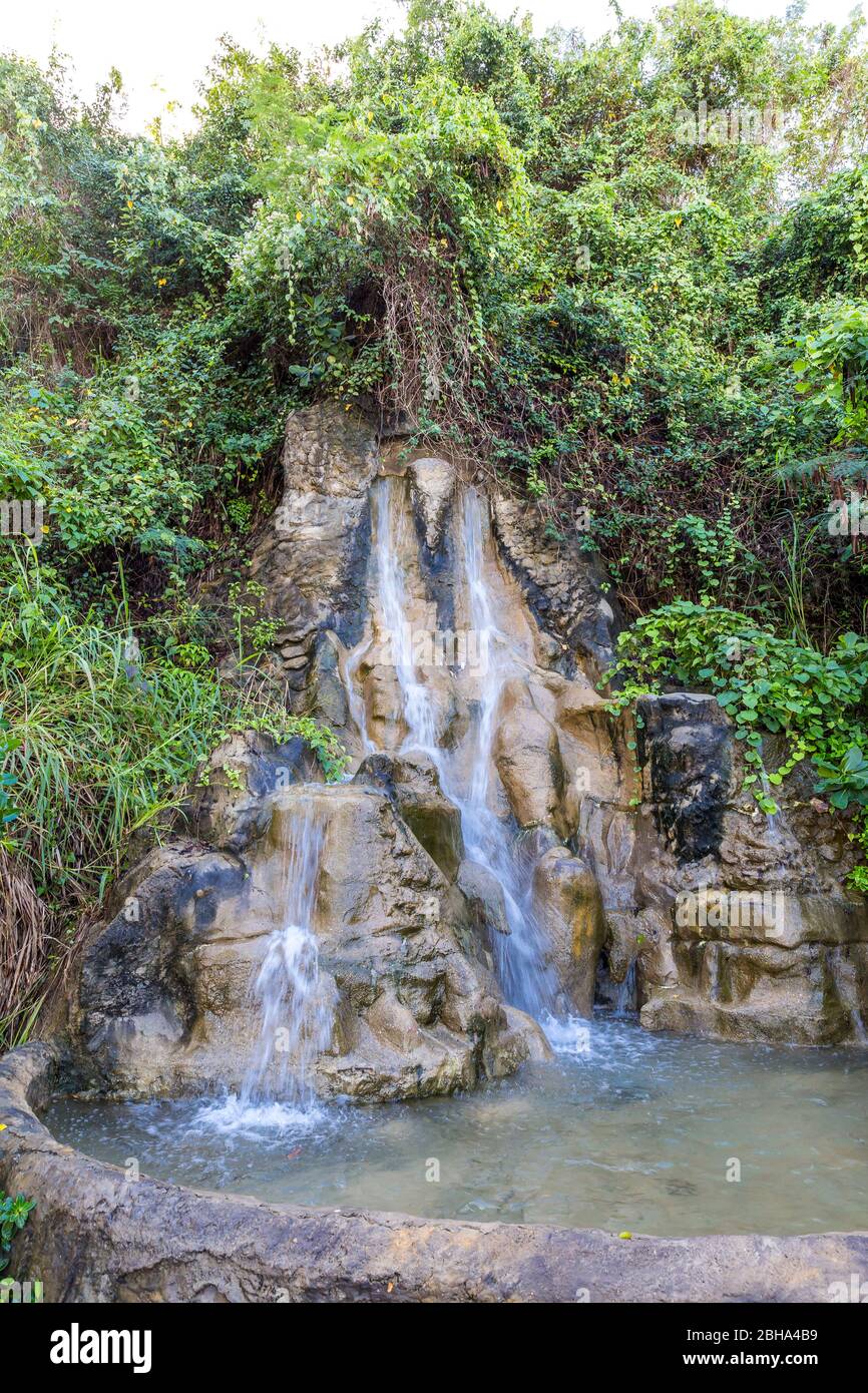 Künstlicher Wasserfall, Amber Cove Cruise Terminal, Hafen, Maimón, Dominikanische Republik, große Antillen, Karibik, Atlantik, Zentralamerika Stockfoto