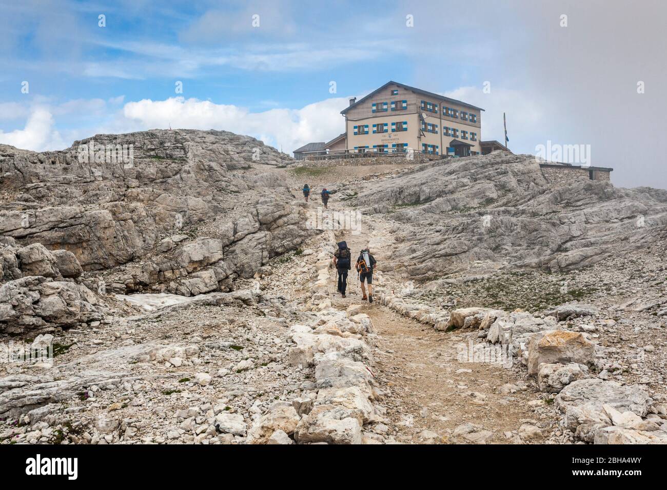 Berghütte Rosetta - Giovanni Pedrotti, Hochebene Rosetta, Pale di San Martino, Pala-Gruppe, Dolomiten, Trentino, Italien Stockfoto