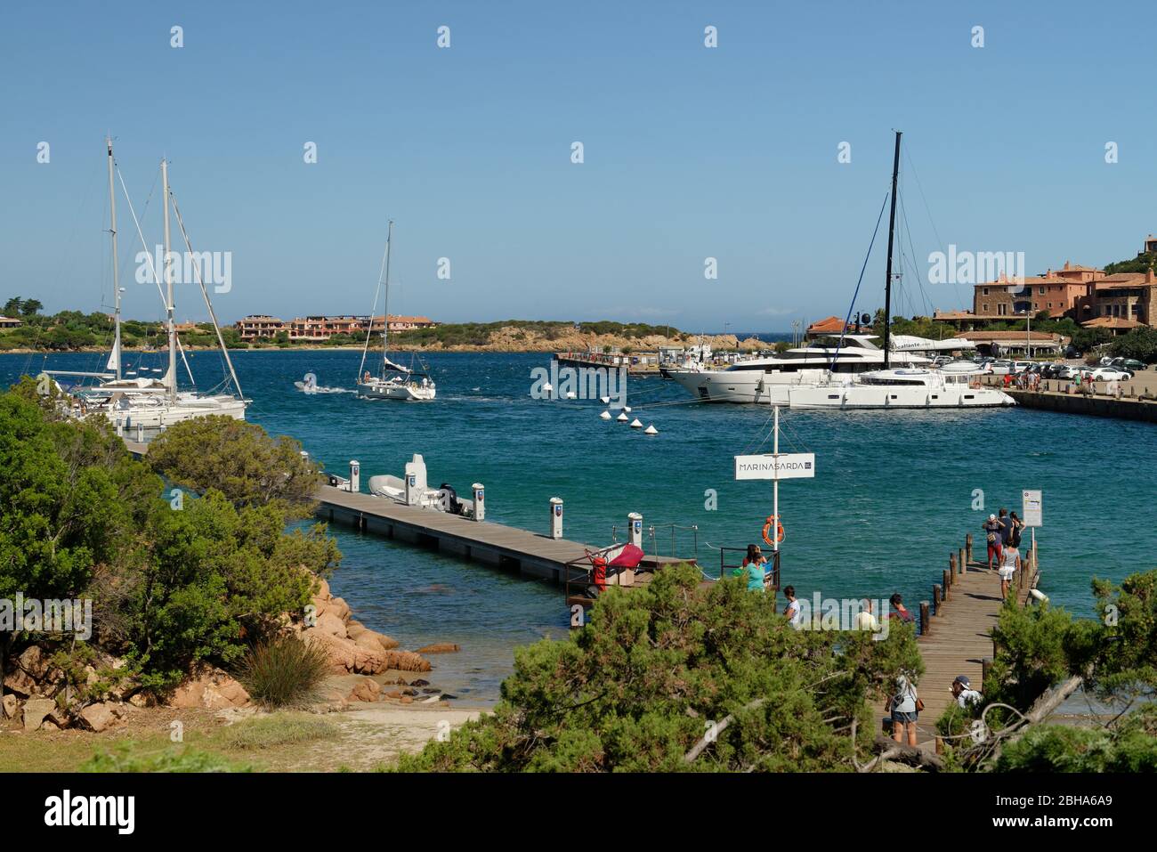 Hafen von Porto Cervo, Costa Smeralda, Mittelmeer, Olbia-Tempio Provinz, Sardinien, Italien Stockfoto