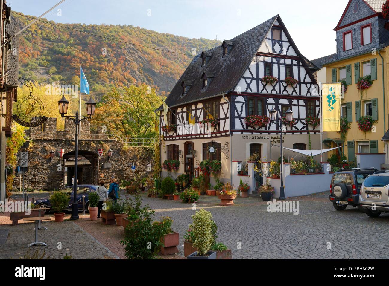 Marktplatz mit Fachwerkhäusern, Oberwesel, UNESCO-Welterbe Oberes Mittelrheintal, Rheintal, Rheinland-Pfalz, Deutschland Stockfoto