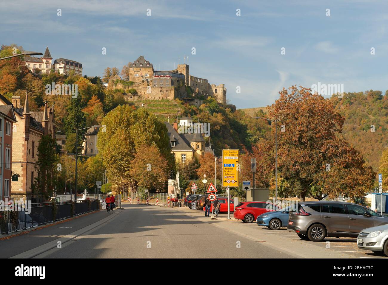Blick auf Schloss Rheinfels in St. Goar, St. Goar, Weltkulturerbe Oberes Mittelrheintal, Rheintal, Rheinland-Pfalz, Deutschland Stockfoto