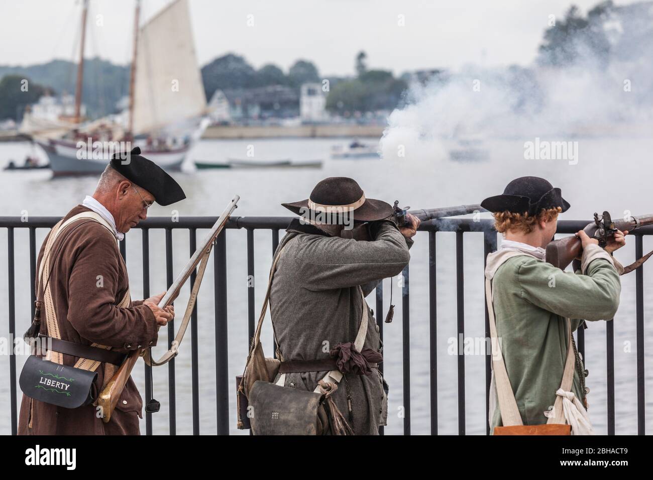 USA, New England, Massachusetts, Cape Ann, Gloucester, Reenactors of the Battle of Gloucester, 8.-9. August 1775, Schlacht überzeugte die Amerikaner von der Notwendigkeit, eine amerikanische Marine zu schaffen, um gegen die Briten zu kämpfen, NR Stockfoto