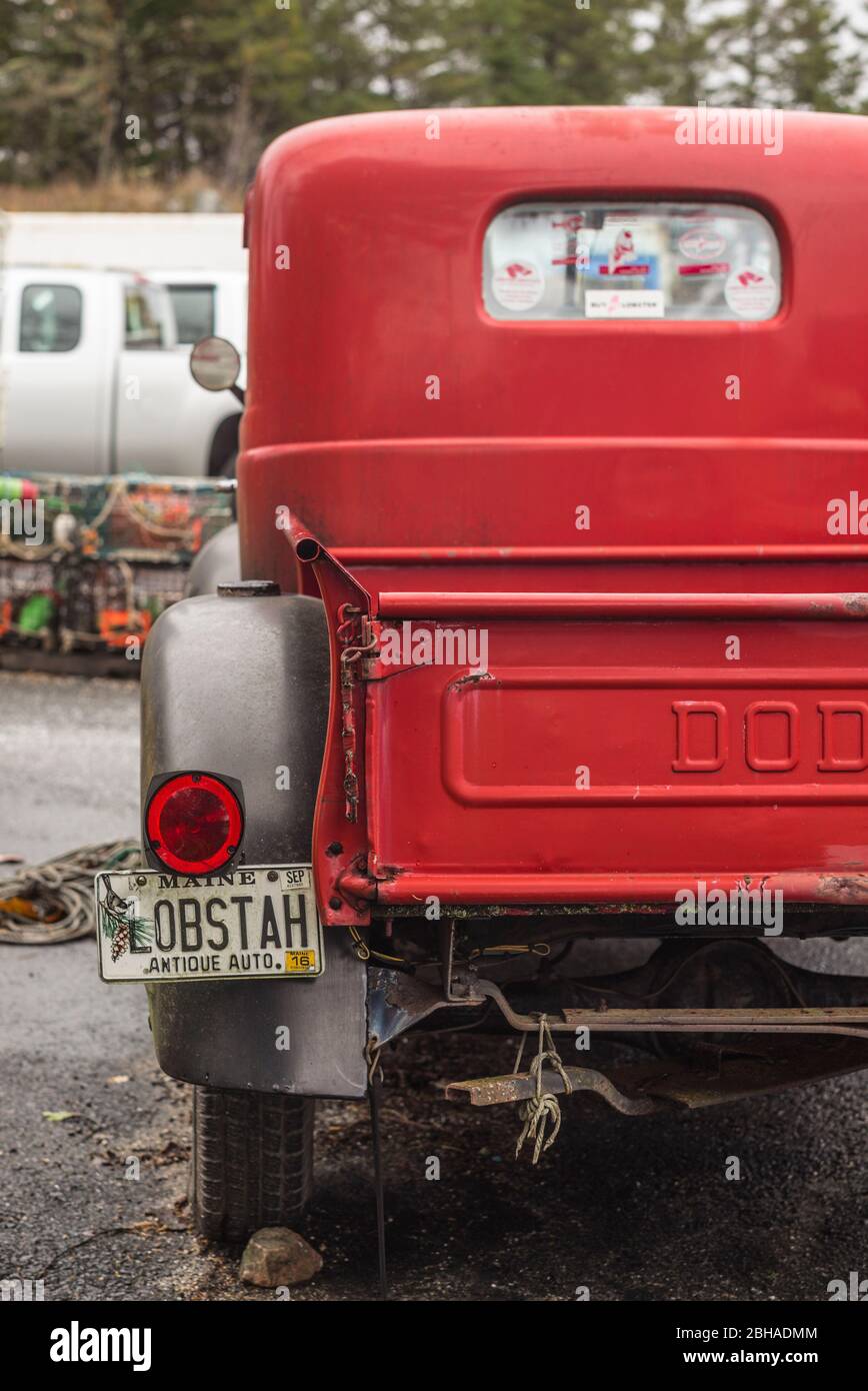 USA, Maine, Mt. Desert Island, Bernard, antike Lkw mit Hummer Nummernschild Stockfoto