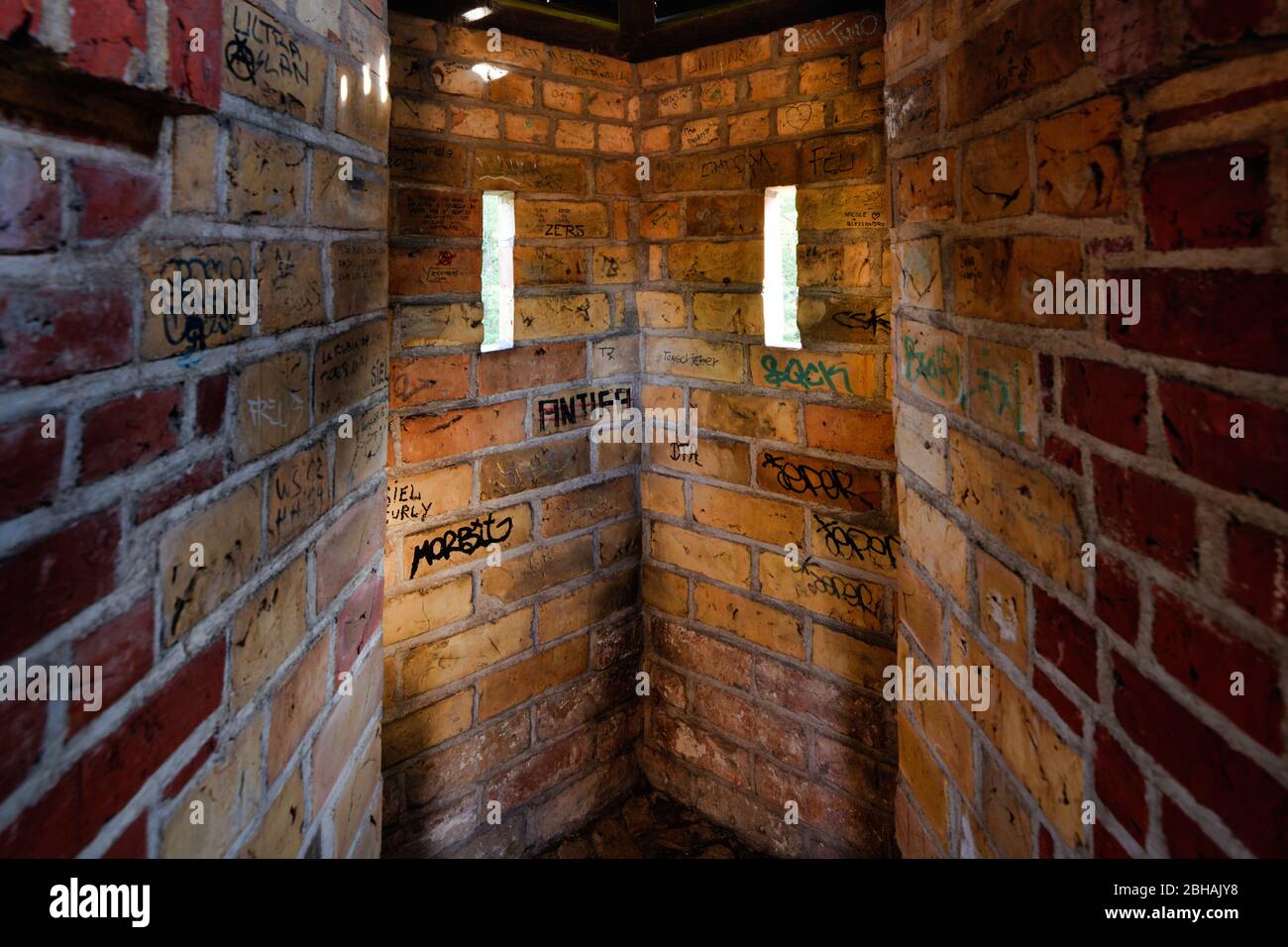 Schlupflöcher und Graffiti in Kavalier, Kanonenturm, Zitadelle, Bezirk spandau, berlin, deutschland Stockfoto