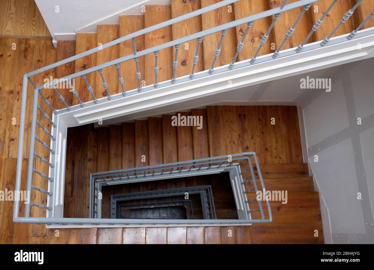 Treppe mit Holzboden Stockfoto