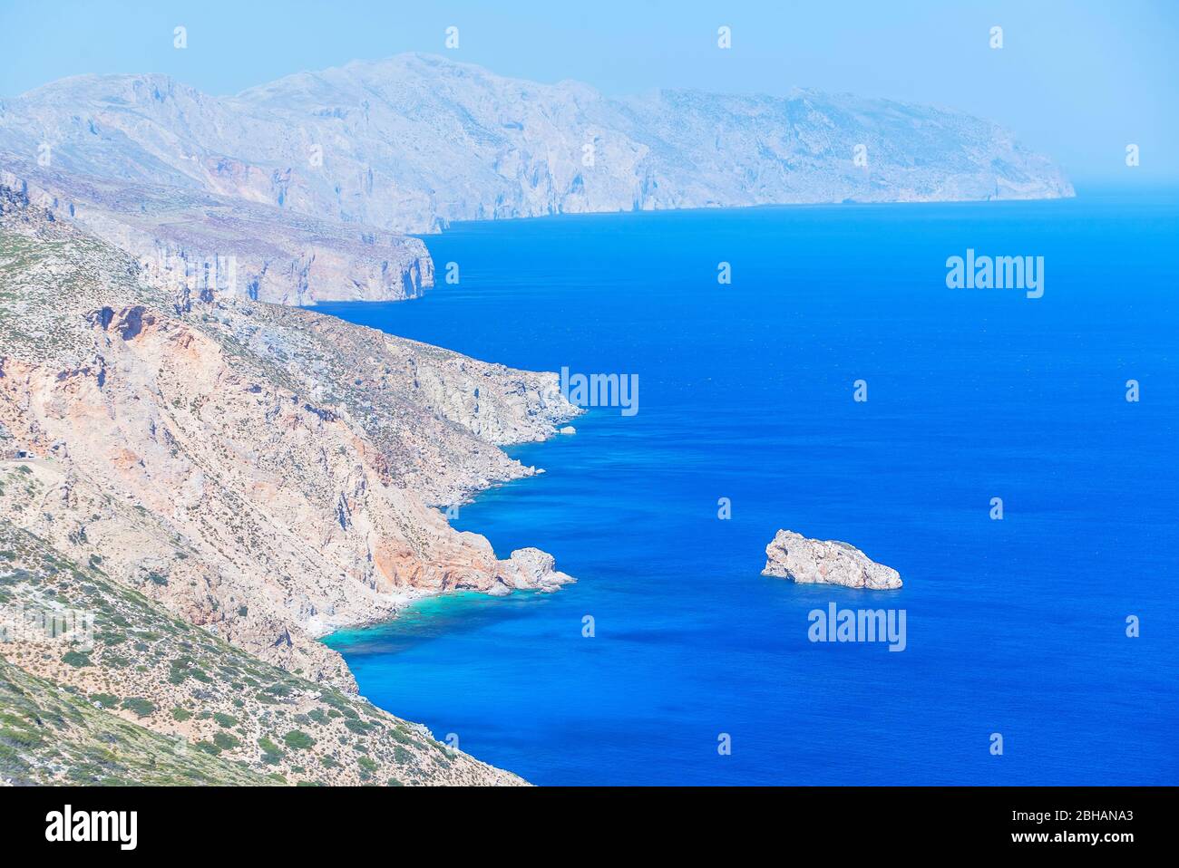 Küste der Insel Amorgos, Amorgos, Kykladen, Griechenland, Stockfoto