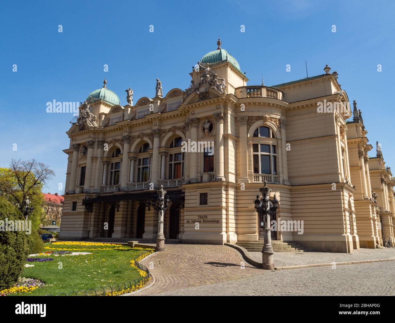 Krakau/Polen - 23/04/2020. Das Theater Juliusz Slopacki in Krakau wurde 1893 in einem wunderschönen neobarocken Gebäude gegründet. Geschlossen während Covid-19 Coronavirus Stockfoto