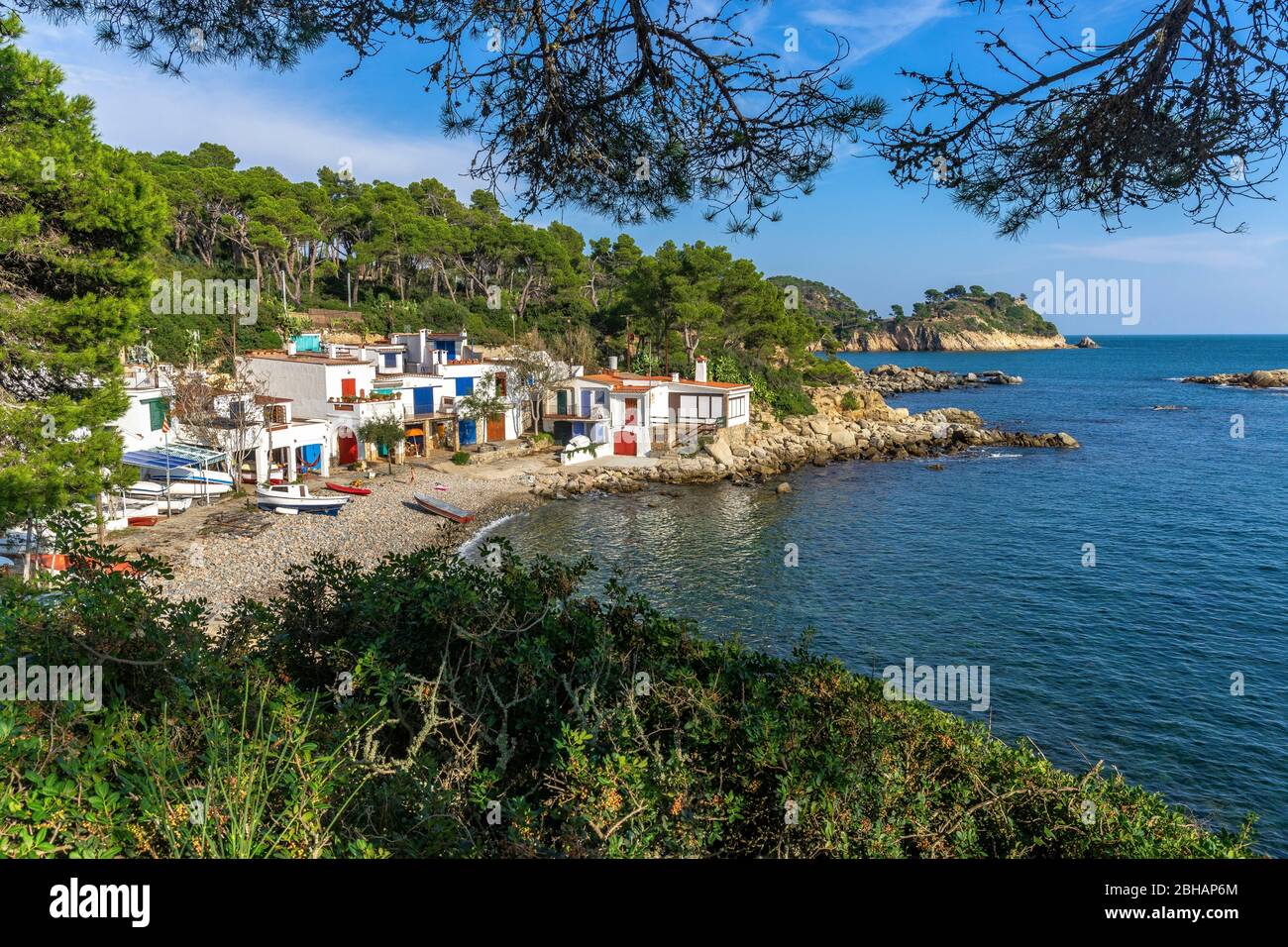 Europa, Spanien, Katalonien, Costa Brava, mit Blick auf die kleine Bucht von Cala s'Alguer Stockfoto