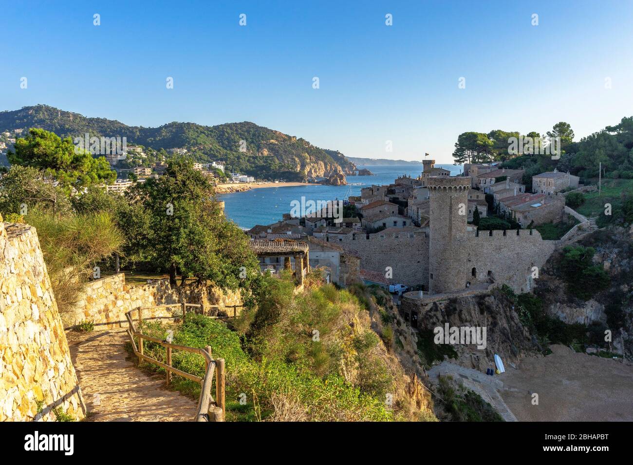 Europa, Spanien, Katalonien, Costa Brava, Blick auf die historische Festung Tossa de Mar Stockfoto