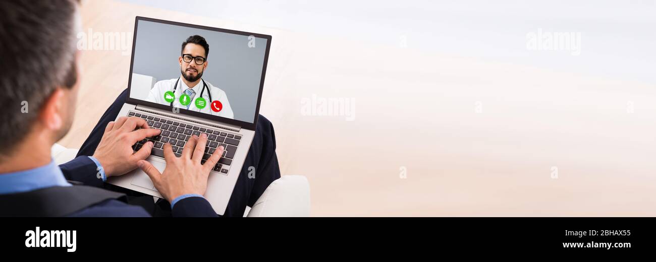 Online Video Chat Mit Arzt Auf Computer Stockfoto