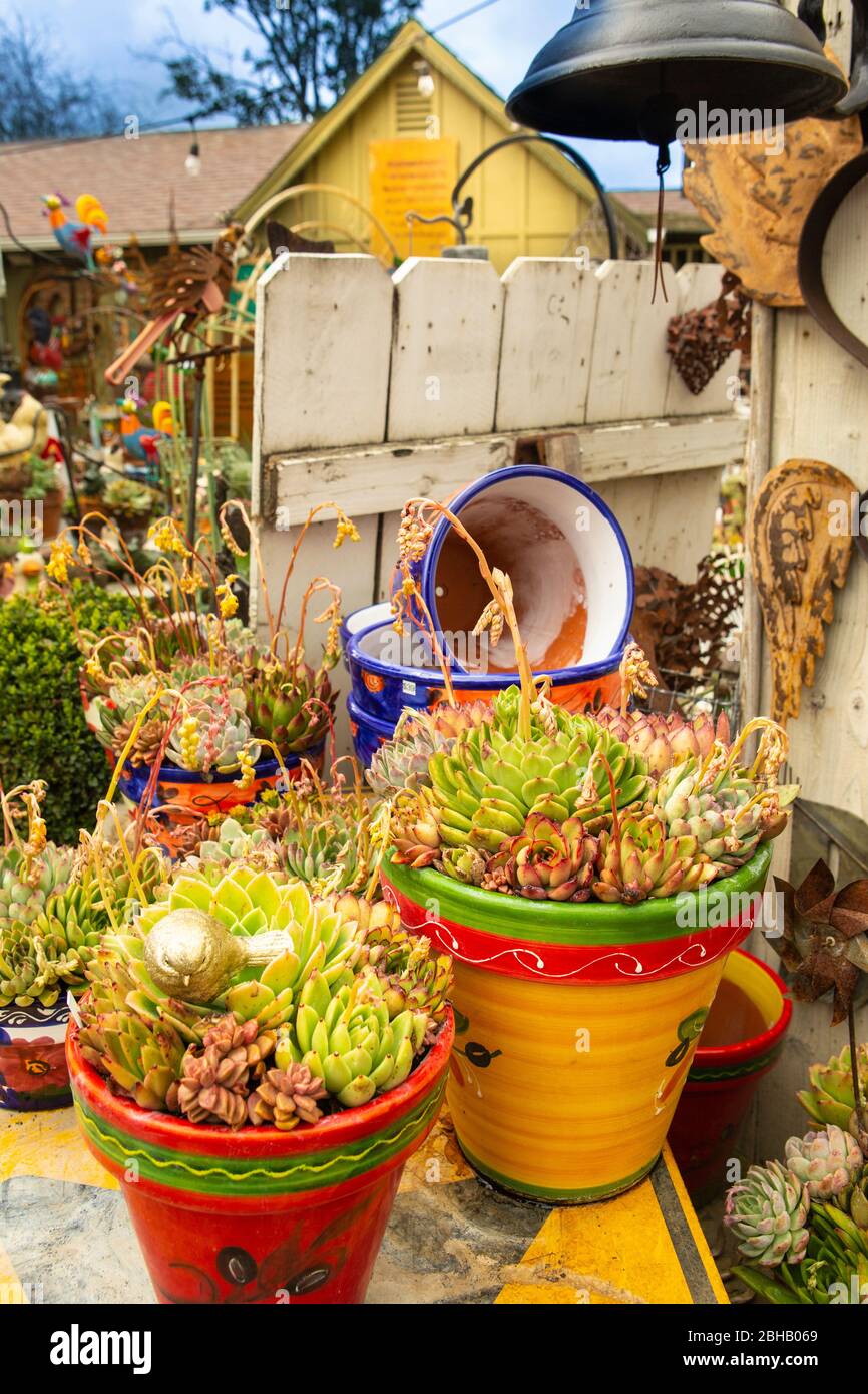 Gartendekor, J. Woeste in Los Olivos, Los Olivos, Kalifornien Stockfoto